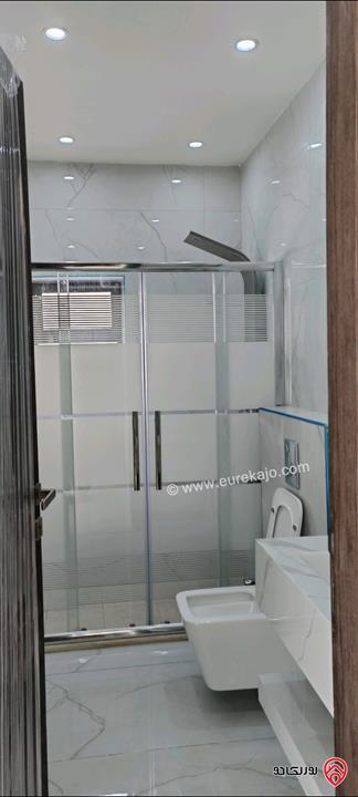 شقة جديدة مساحة 165م دوبلكس للبيع في عمان - الجبيهة شارع الاردن حي الديوان