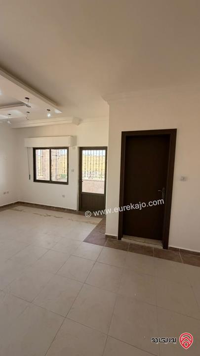 شقة طابقية مساحة 235م طابق ثالث للبيع في عمان - الجبيهة حي المنصور