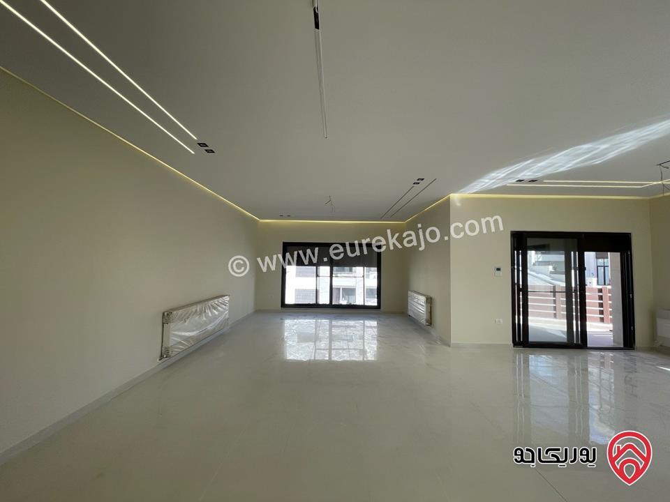 اخر شقتين طابق اول مساحة 205م للبيع في عمان - الحمر بجوار القصور الملكية 