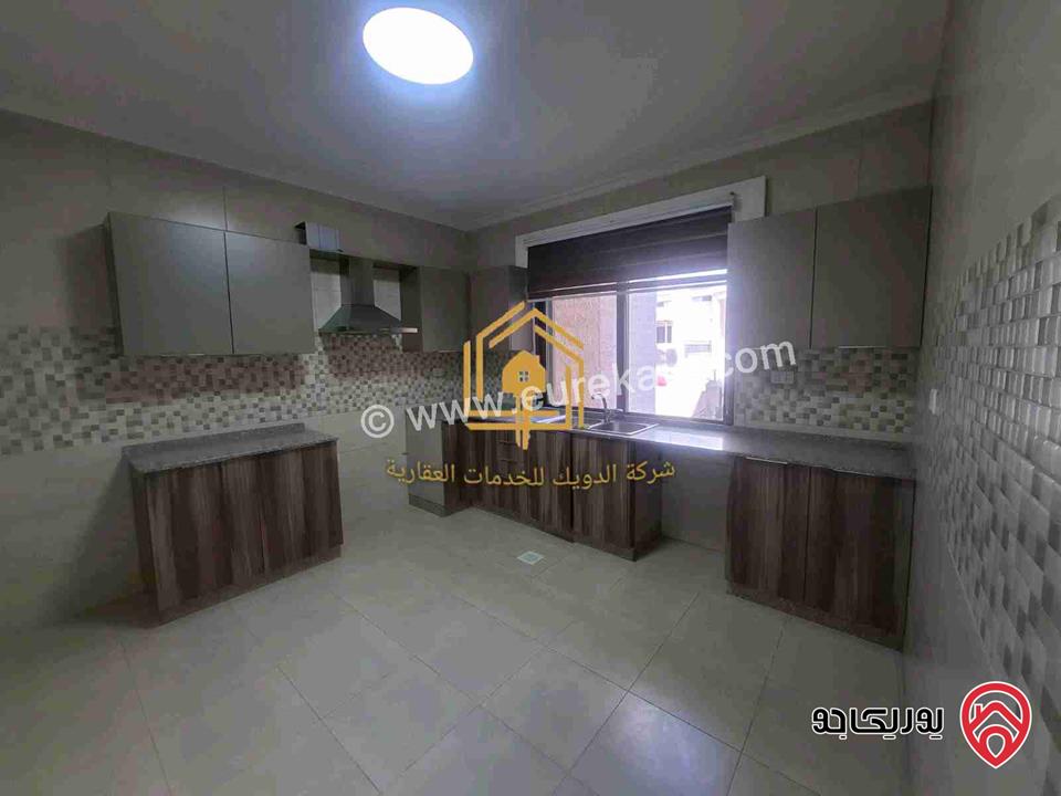 شقة فارغة طابق ارضي معلق مساحة 130م للإيجار في عمان - خلدا 