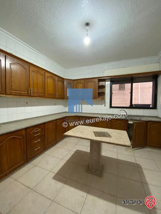 شقة مميزة طابق ارضي معلق 135م تشطيب سوبر ديلوكس للبيع في عمان - خلدا