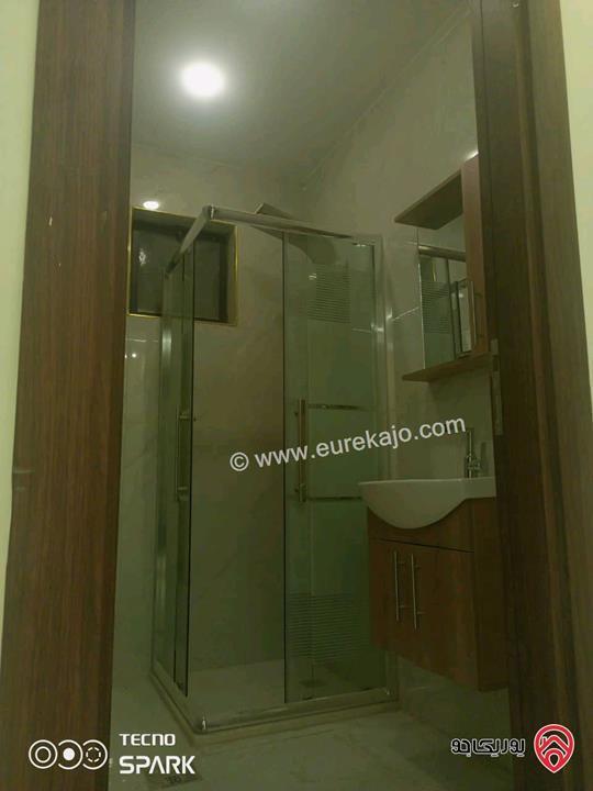 شقة مساحة 100م شبه ارضي للبيع في الزرقاء - مدينة الشرق