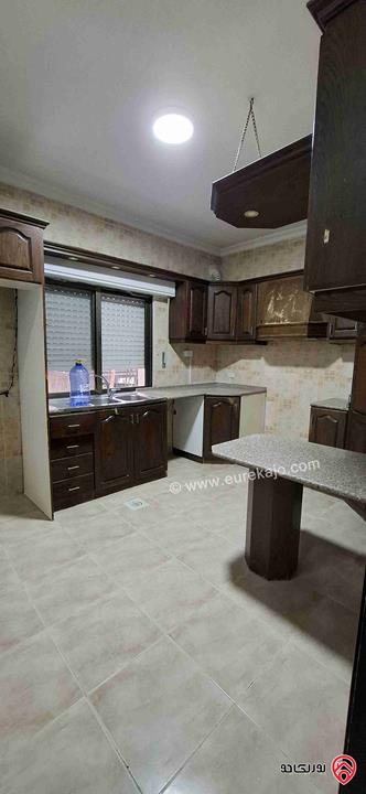 شقة طابق أرضي مساحة 150م داخلي و 50م خارجي للبيع في عمان - طبربور