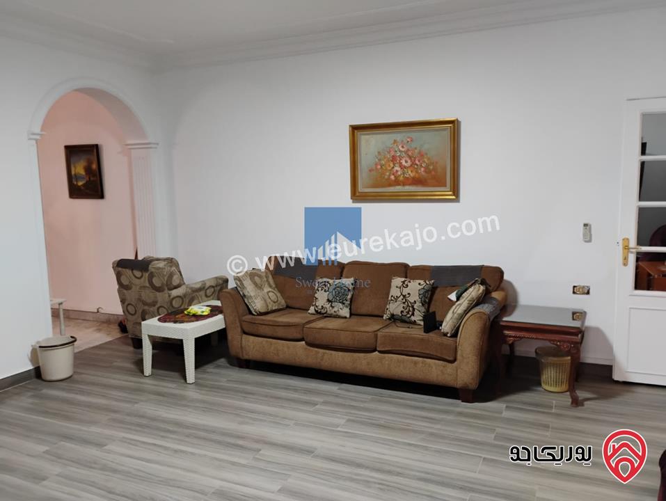 شقة ارضية مساحة 206م مع ترس 60م للبيع في عمان - عبدون