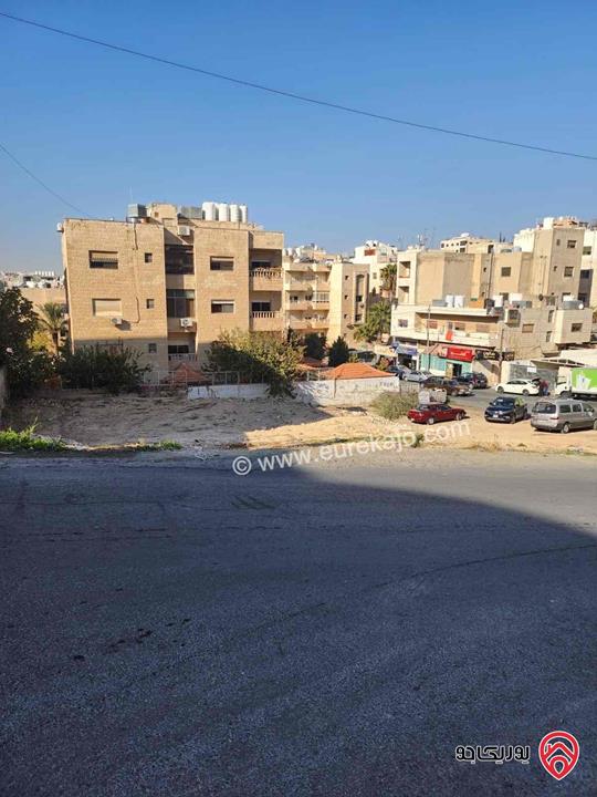 قطعة ارض على شارعين مساحة 826م للبيع في عمان - ضاحية الرشيد - شارع الوفاق 