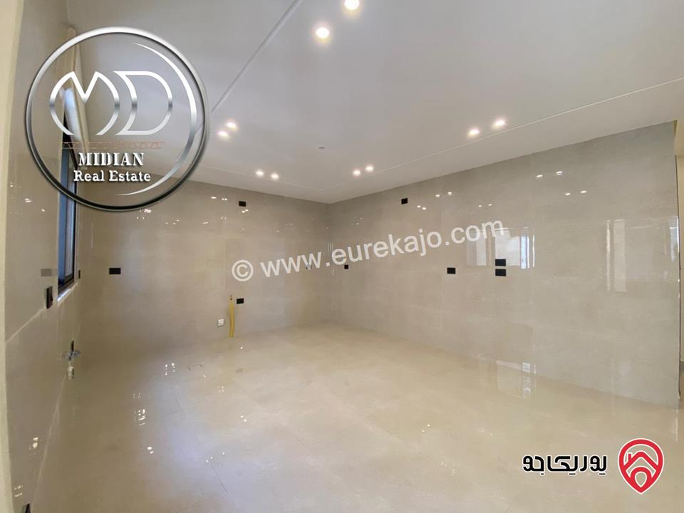 شقق جديدة للبيع في عمان - خلدا مساحات 220م 4 نوم تشطيبات و ديكورات عصرية فاخرة اطلالة جميلة بسعر مميز