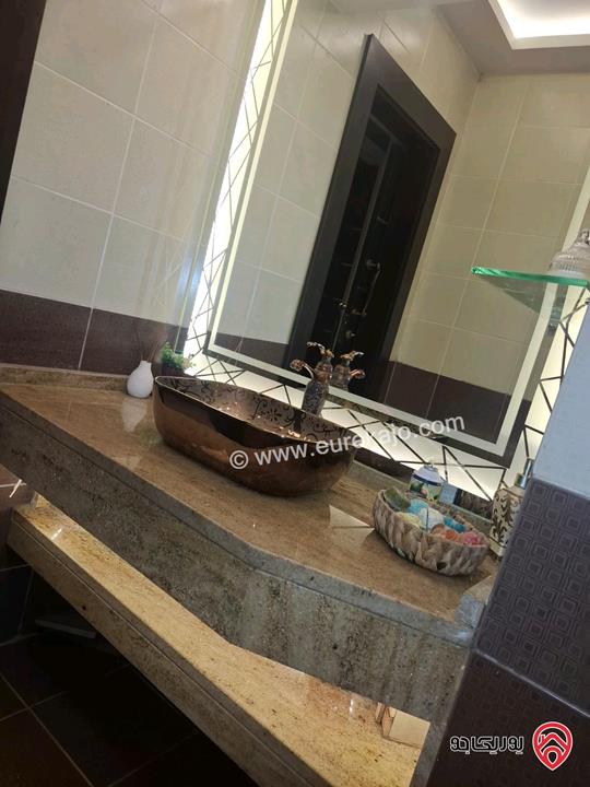 شقة مساحة 150م طابق رابع مع روف للبيع في عمان - ربوة عبدون