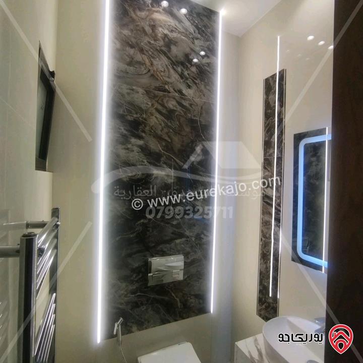 شقة سوبر ديلوكس مساحة 200م طابق ثاني للإيجار فارغة في عمان - خلدا