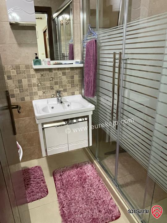 شقة طابق ثالث مساحة 120م للايجار مفروشة في عمان - الجاردنز حي البركة