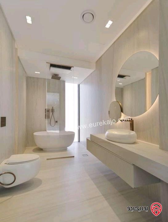 قصر مساحة 1500م على أرض 1800م للبيع في عمان - دابوق