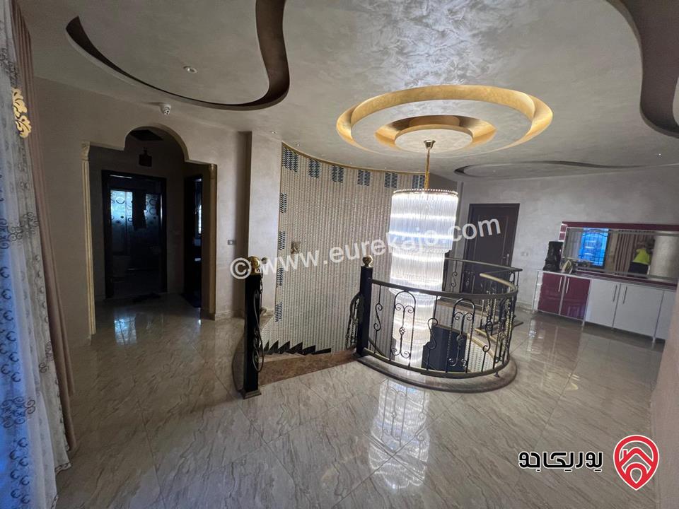 فيلا دوبلكس مساحة 550م على أرض 1030م للبيع في عمان - ضاحية الأمير علي طريق المطار 