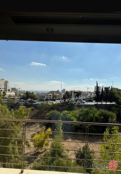 شقة فاخرة مفروشة بمساحة 93م للإيجار السنوي فقط (دفعة واحدة) في عمان - الدوار الرابع