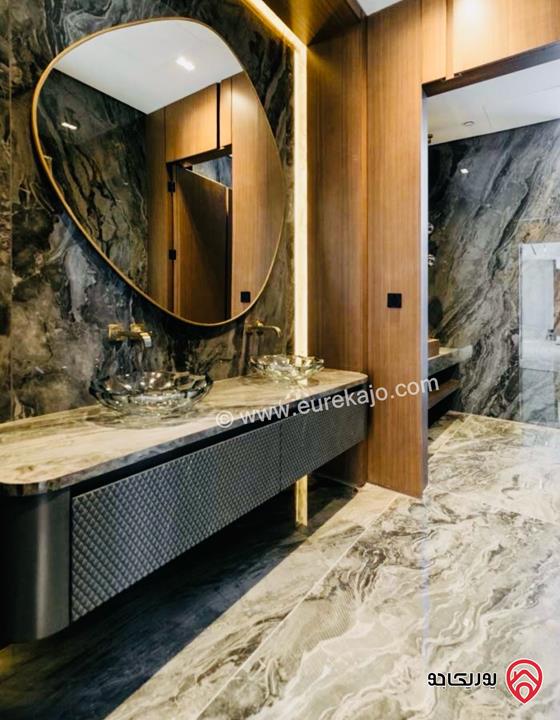 قصر فخم مساحة 1500م على أرض 1850م للبيع في عمان - دابوق 