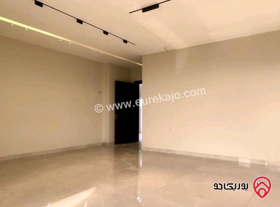 منزل مساحة 615م على أرض 750م للبيع في عمان -  بدر الجديدة - بلال
