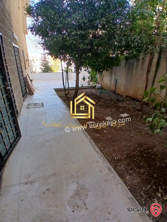 شقة فارغة طابق تسوية مساحة 130م داخلي و 40م خارجي للايجار في عمان - الرابية