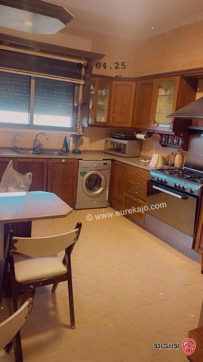 شقة طابق ثالث مساحة 170م للبيع في عمان - تلاع العلي شارع احد