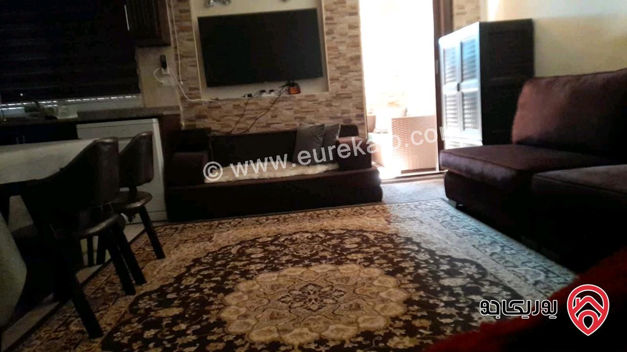 شقة شبة ارضي مساحة 70م داخلي و 120م خارجي للبيع في اربد حي مجمع الشيخ خليل 