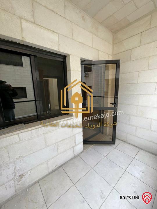 شقة سوبر ديلوكس طابق اول مساحة 100م للإيجار في عمان - الرابية 