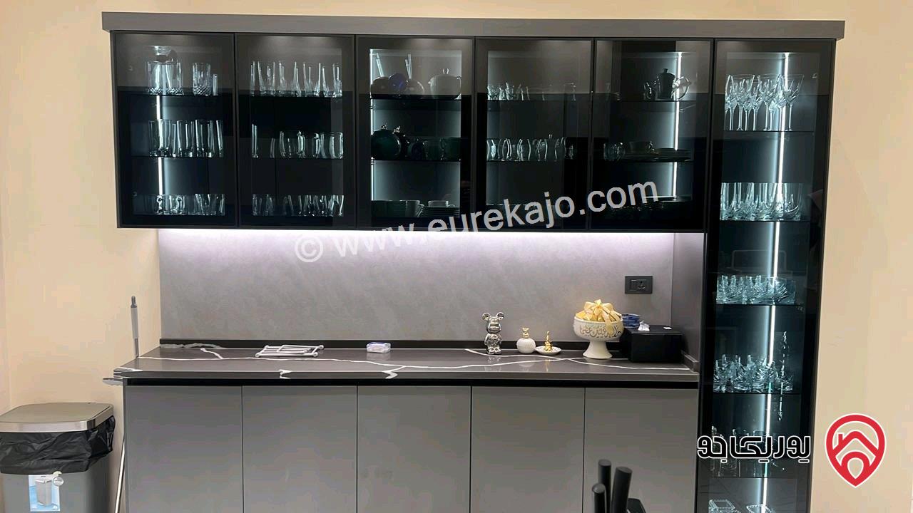 فيلا فاخرة مساحة 1 دونم و 430م على أرض 1 دونم و 100م للبيع في كريدور عبدون