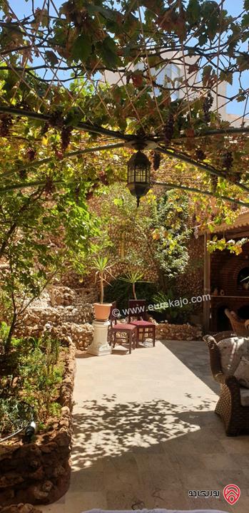 شقة ديلوكس أرضية مساحة 240م داخلي و 300م خارجي للبيع في عمان - تلاع العلي