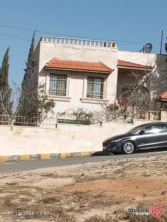 فيلا 200م على أرض 1دنم للبيع في عمان - ناعورام القطين يقبل عقار جزء من الثمن