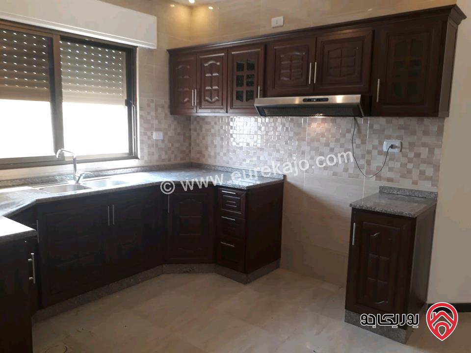 شقة فارغة طابق ثالث مساحة 130م للايجار في عمان - مرج الحمام 