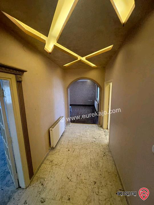 شقتين فارغتان طابقيات مساحة 310م للايجار في عمان - مرج الحمام