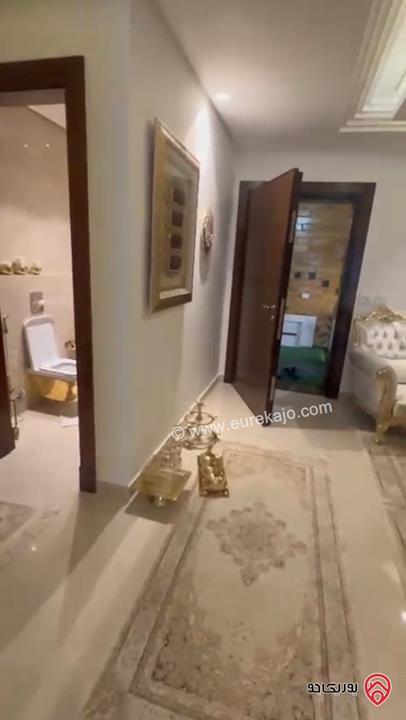 شقة فاخرة مفروشة طابق ثالث مساحة 300م للايجار في عمان - ام اذينة