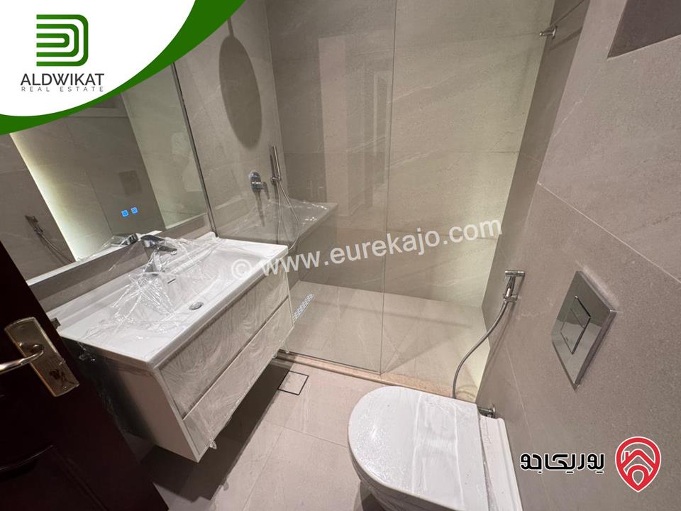 شقة فاخره ارضية للايجار في عمان - دير غبار مساحة البناء 280م ومساحة الحديقة 100م والترس 150م موقع مميز تصلح للسفارات والهيئات الدبلوماسية