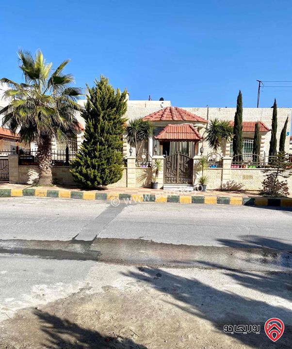 بيت مستقل مساحة 420م على أرض 760م للبيع في عمان - ابو علندا اسكان الكهربا 