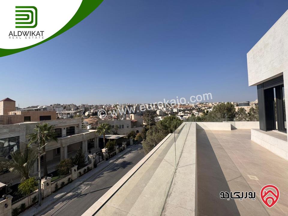 فيلا متلاصقة للبيع في عمان - دابوق مساحة الارض 500م ، البناء 780م ، الحديقة 50م والترس 150م