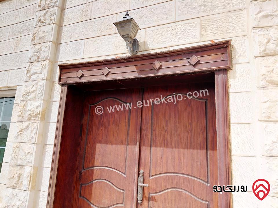 شقة ارضية فاخرة مساحة 175م داخلي و 50م خارجي للبيع في عمان - الجبيهة