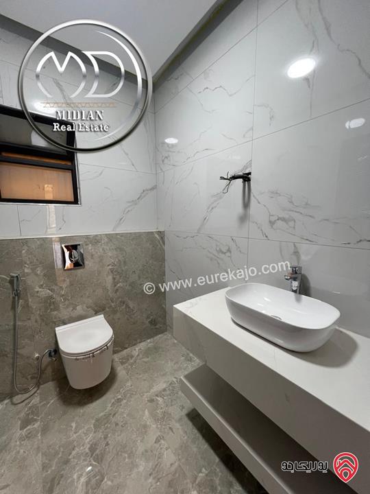 شقق للبيع في عمان - الشميساني مساحات 220م تشطيبات و ديكورات عصرية فاخرة اطلالة جميلة جديدة لم تسكن