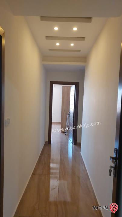 شقة مساحة 190م داخلي و 50م خارجي للبيع في عمان - دير غبار