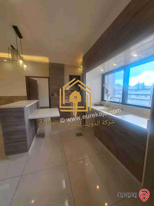 شفة جديدة طابق ثالث مساحة 95م للإيجار في عمان - الجندويل 