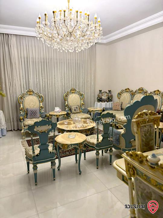 شقة طابقية ارضية مساحة 355م مع حديقة 500م للبيع في عمان - الشميساني