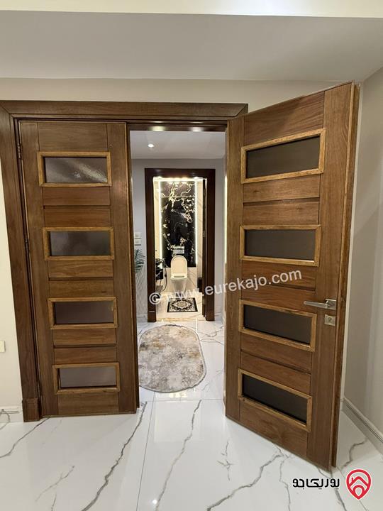 شقة شبه ارضية مساحة 210م داخلي و 180م خارجي لم تسكن للايجار مفروشة في عمان - خلدا