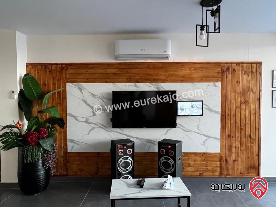 شاليه فخم جدا مساحة الأرض 311م على شارعين ومساحة البناء 220م للبيع في البحر الميت - الروضة 