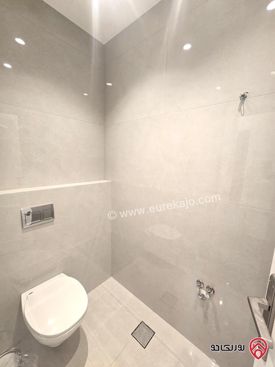 شقة ارضية فارغة مساحة 200م داخلي و 50م خارجي للإيجار السنوي مجددة بالكامل مع كراج و مدخل وتراس خاص في عمان - ضاحية الأمير راشد