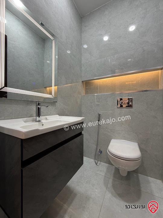 شقة طابق ثالث مع رووف مساحة 145م للبيع في عمان - الجبيهة