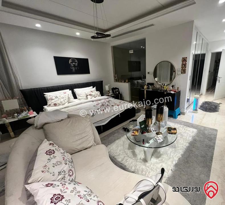 شقة شبه ارضية دوبلكس مساحة 246م للبيع في عمان - دير غبار