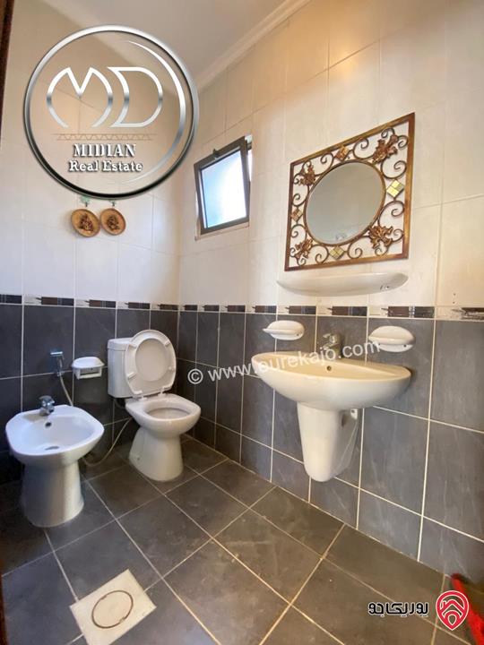 شقة للبيع في عمان - خلدا مساحة 220م طابق ثالث 4 نوم تشطيبات سوبر ديلوكس اطلالة جميلة و بسعر مميز