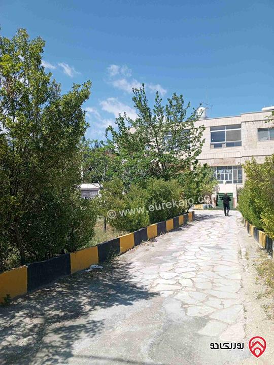 أرض تجارية مساحة 1 دونم و 376م للبيع في عمان - جبل الحسين عند دوار الداخلية بالقرب من المستشفى الاسلامي