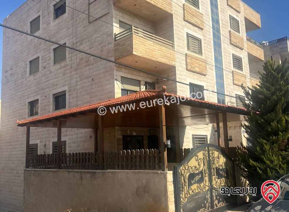 شقة طابق ارضي مساحة 150م داخلي و 70م خارجي وكراج خاص للبيع في عمان - طبربور 