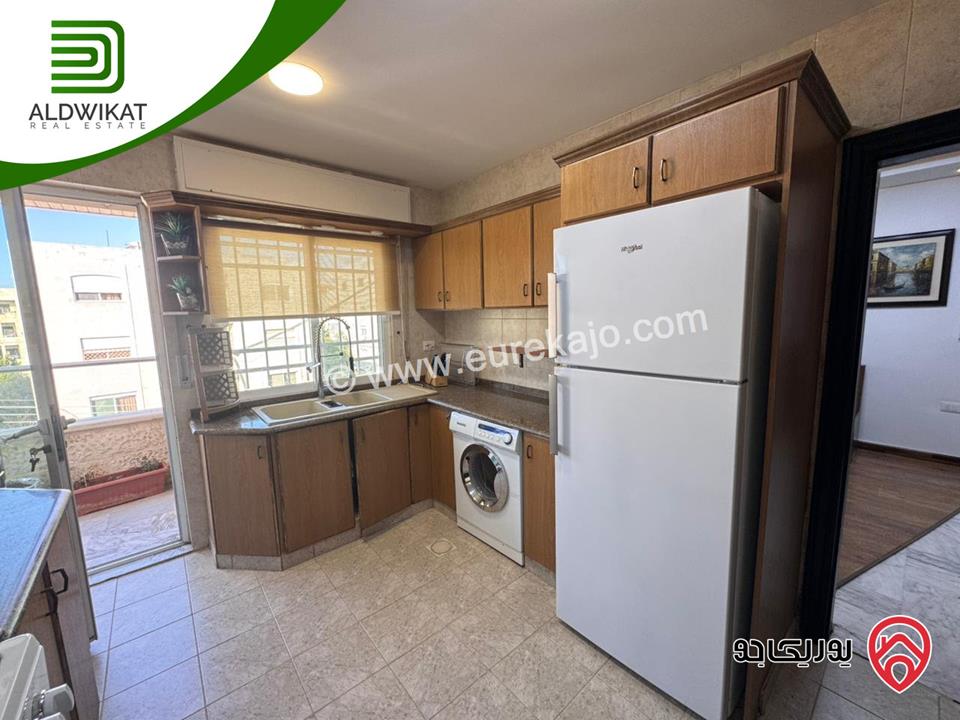 شقة مفروشة للبيع او للايجار في عمان - الصويفية طابق ثالث مساحة 160م ومساحة الترس 10م موقع مميز