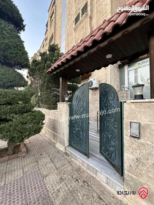 شقة أرضية مساحة 200م داخلي و 200 م خارجي للبيع في عمان - طبربور