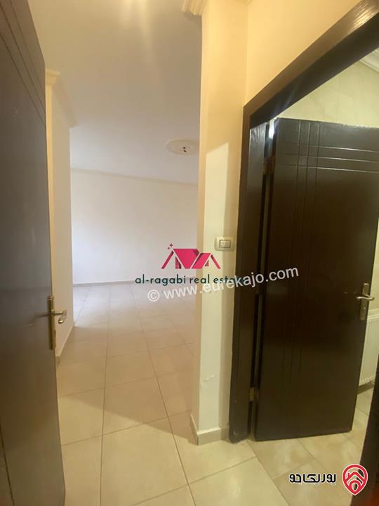 شقة فارغة شبه ارضية مساحة 165م للايجار في عمان - الرابية