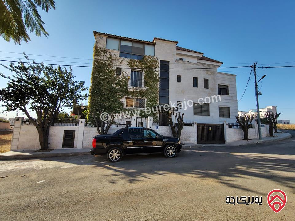 فيلا فاخرة مستقلة مساحة 968م على ارض 650م للبيع في عمان - الظهير