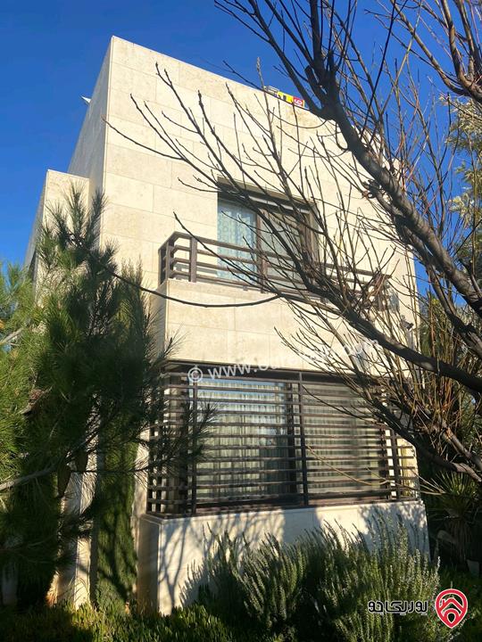 فيلا مساحة 1050م على أرض 750م للبيع في عمان - الظهير