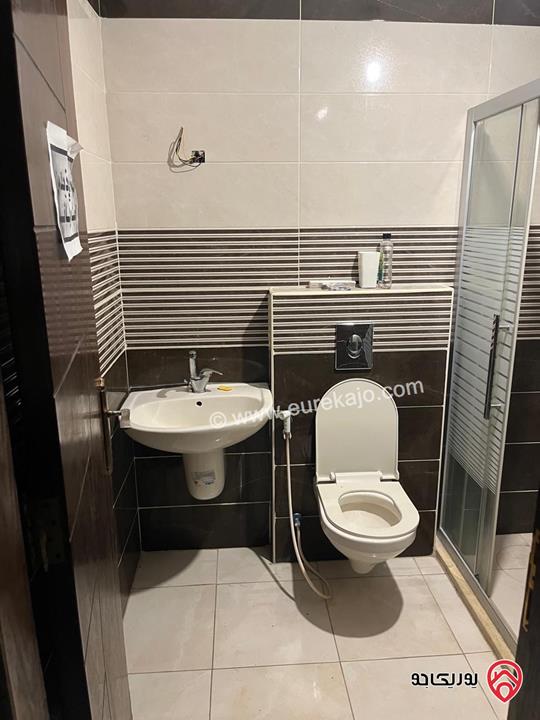 شقة طابق ثالث دوبلكس مساحة 285م للبيع في الزرقاء الجديدة السعر قابل للتفاوض من المالك مباشره 